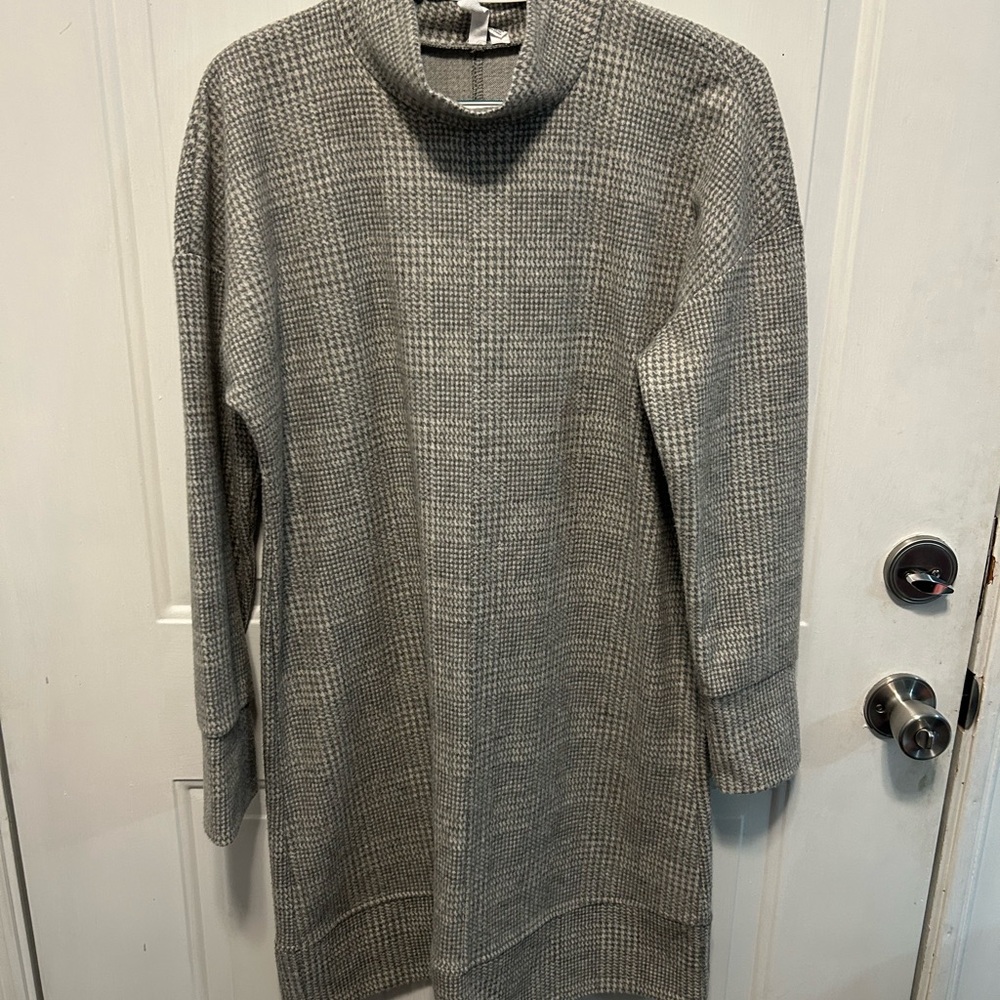 Cable & Gauge Gray Houndstooth Dress